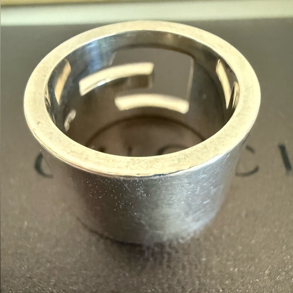 GUCCI Wide Cutout G 925 Silver Ring - Picture 6 of 9